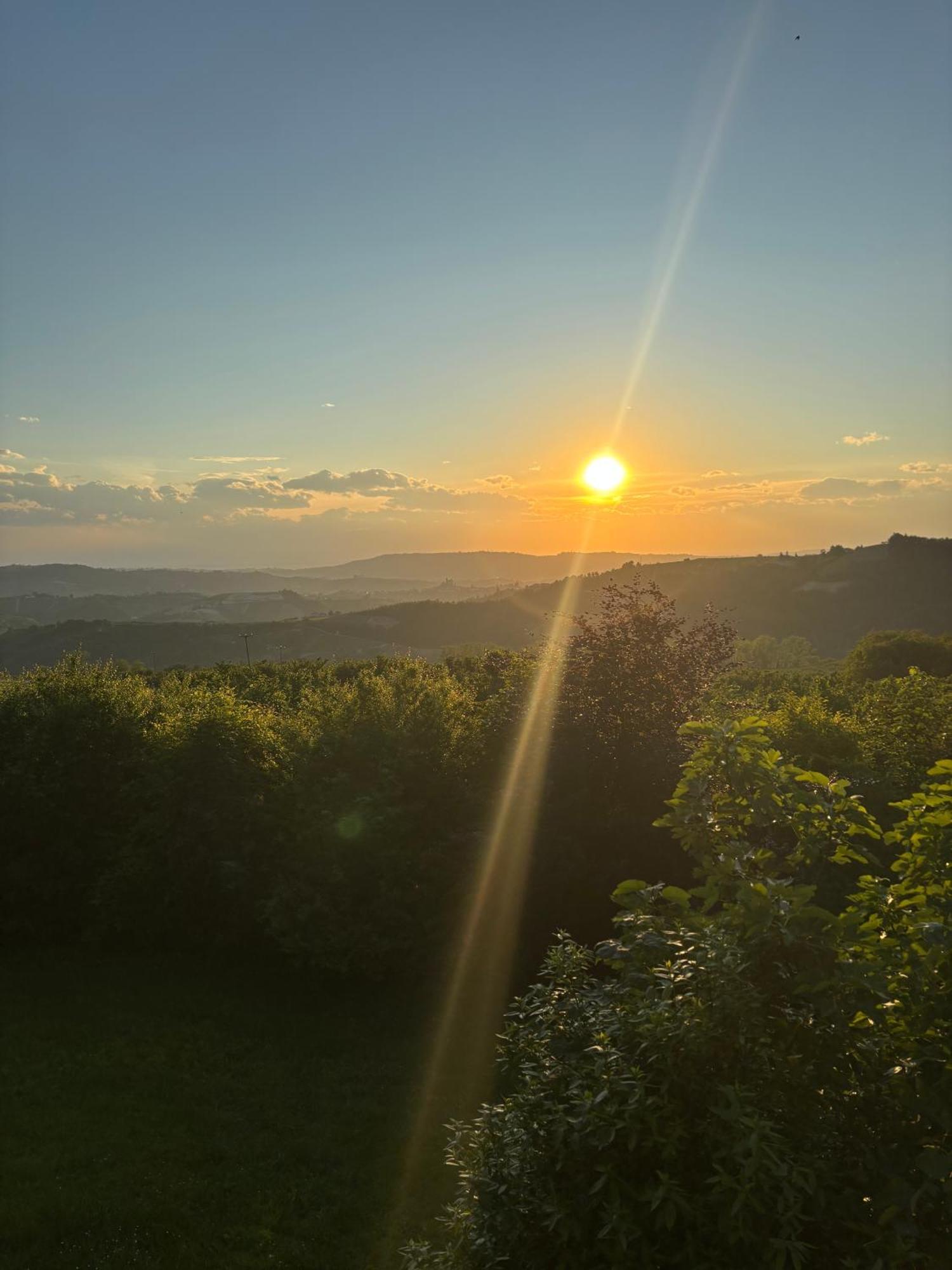 Villa Moglietta Host In Langhe Albaretto della Torre Экстерьер фото